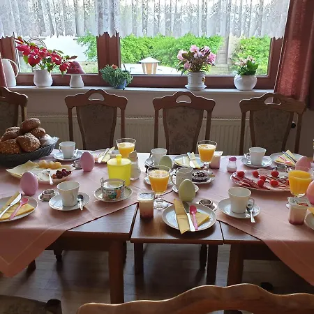 Gaestehaus Zum Georgenberg جوسلار